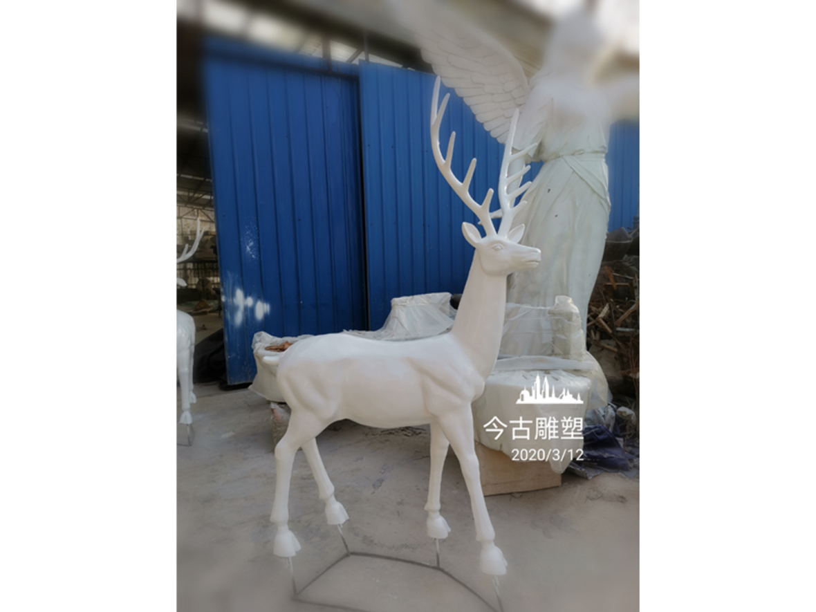梅花鹿雕塑
