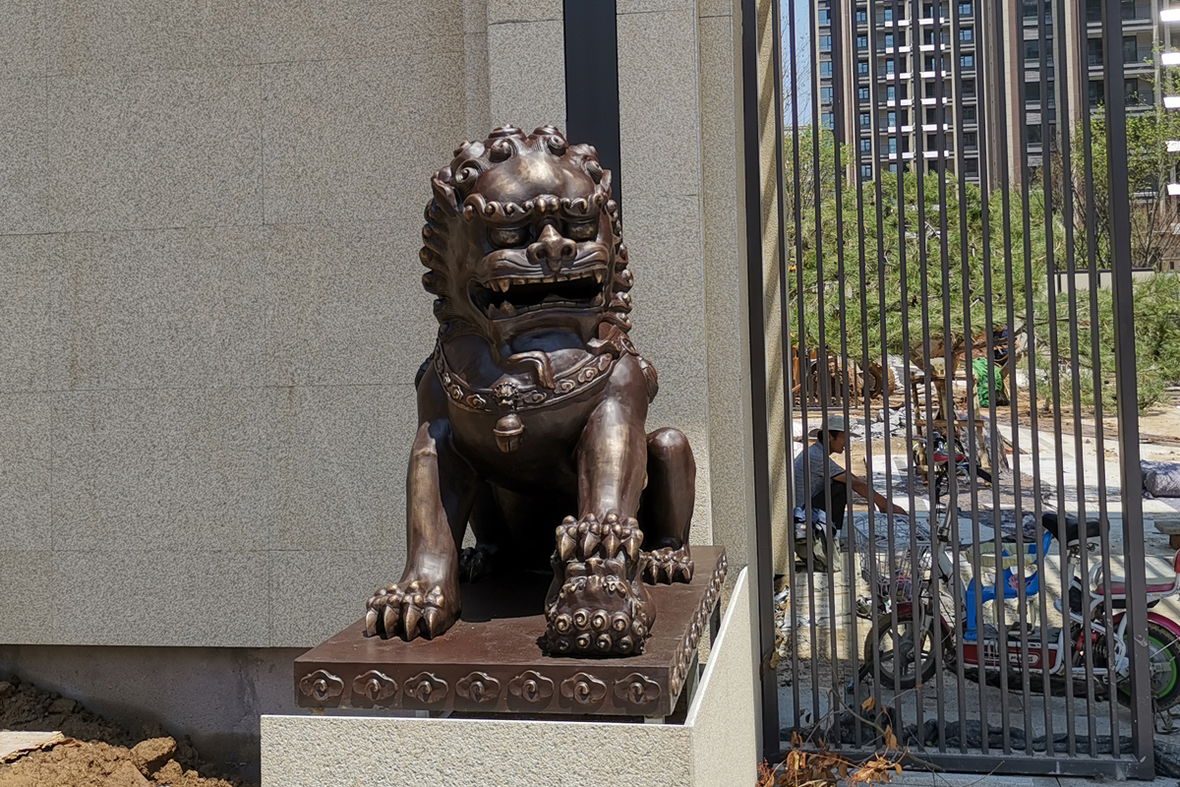 銅獅子