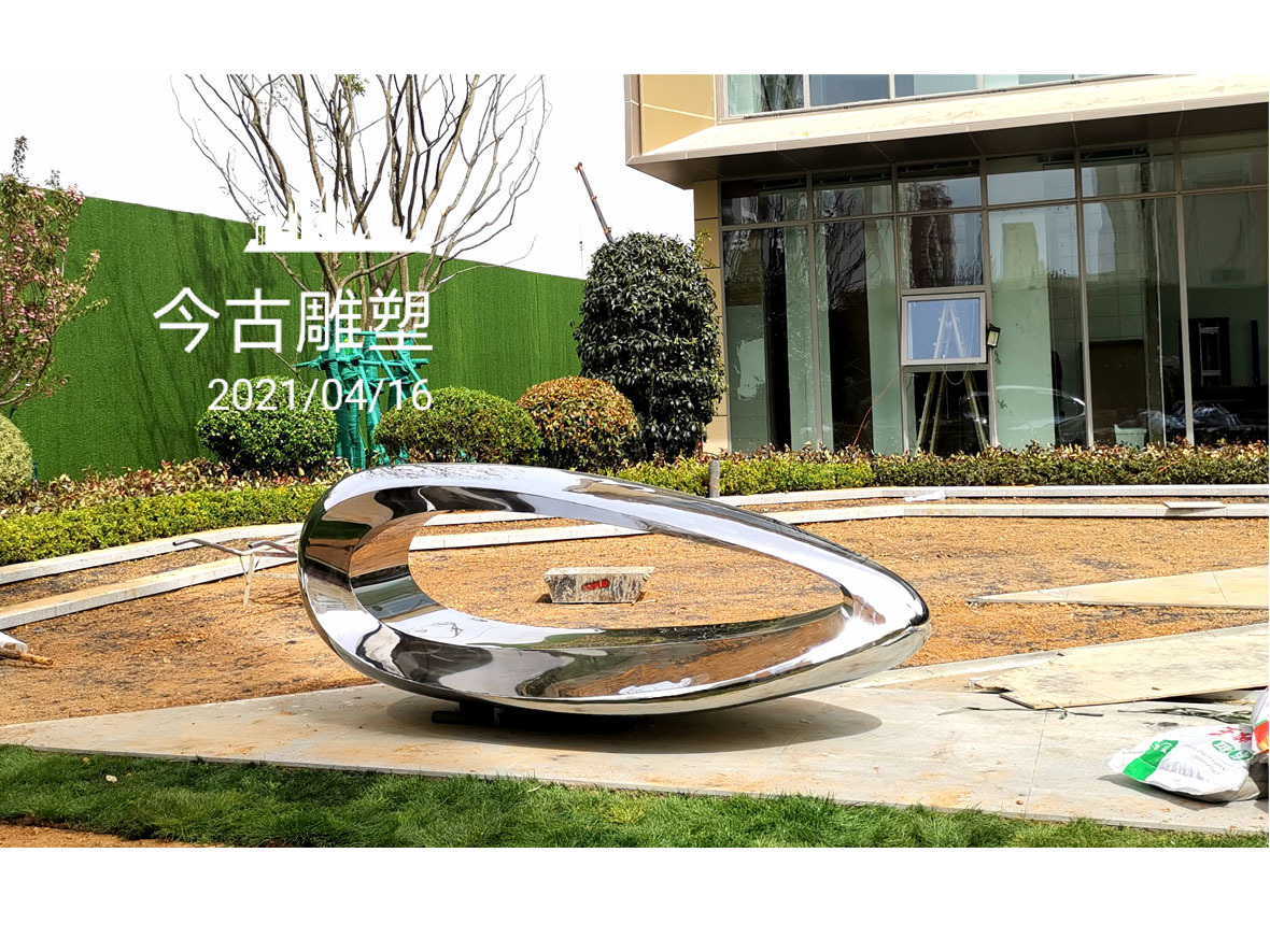 鏡面不銹鋼抽象雕塑